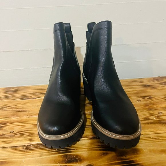DV by Dolce Vita Rielle Black Chelsea Boot SZ 9.5 - Picture 3 of 9